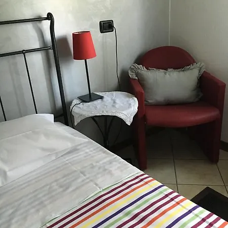 Casa Chiara Alojamento de Acomodação e Pequeno-almoço 2*