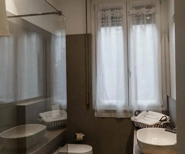 Casa Chiara 4* Бергамо